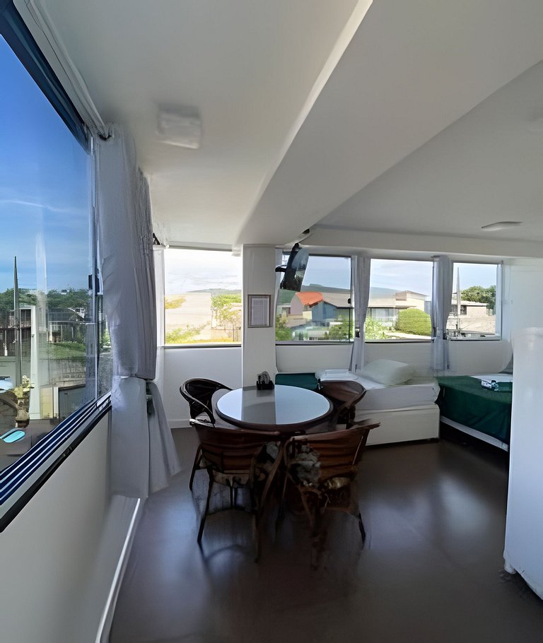 Studio com vista para a piscina | Ar e Cozinha