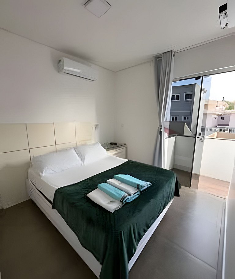 Apartamento com 2 quartos, piscina e churrasqueira