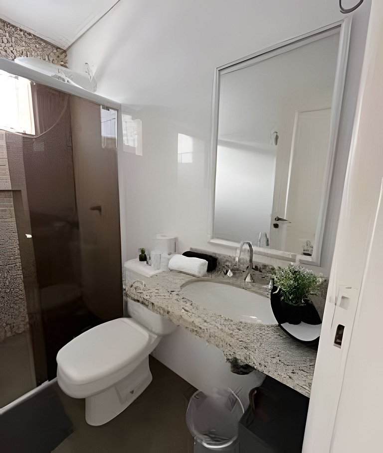 Apartamento com 2 quartos, piscina e churrasqueira