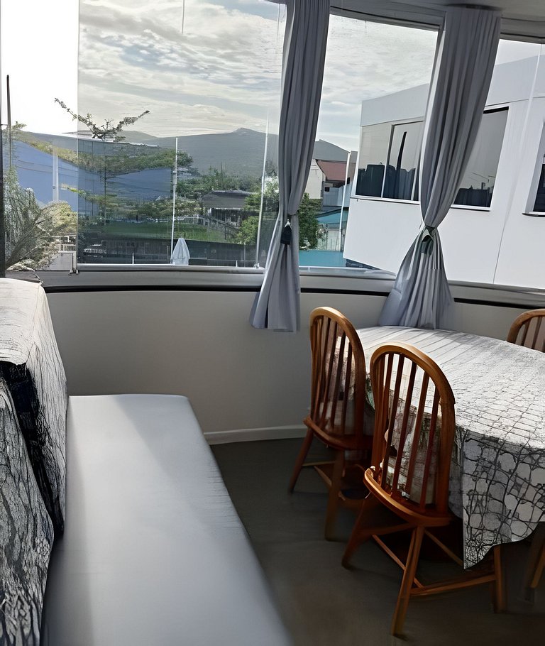 Apartamento com 2 quartos, piscina e churrasqueira