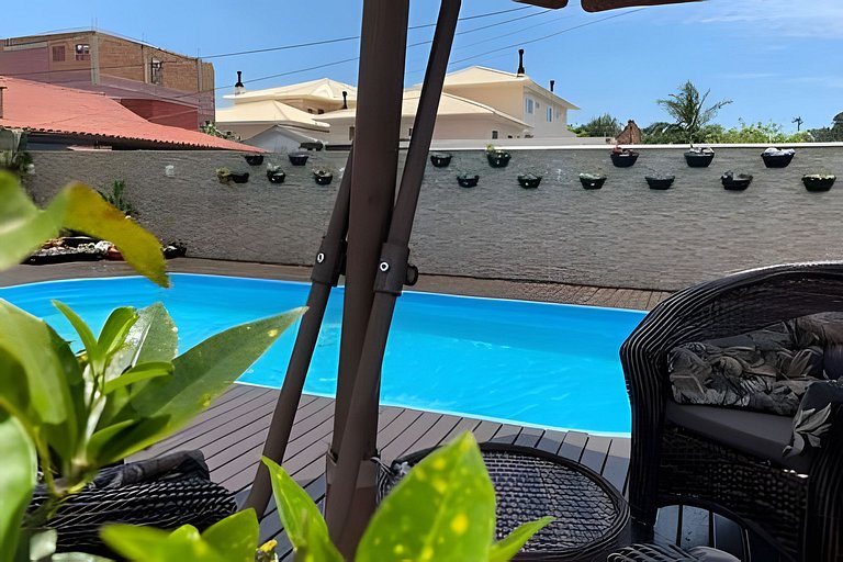 Apartamento confortável com varanda espaçosa