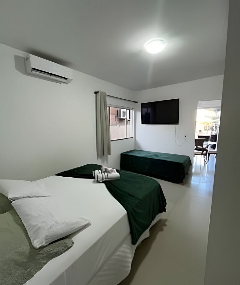 Apartamento no térreo com vista para a piscina