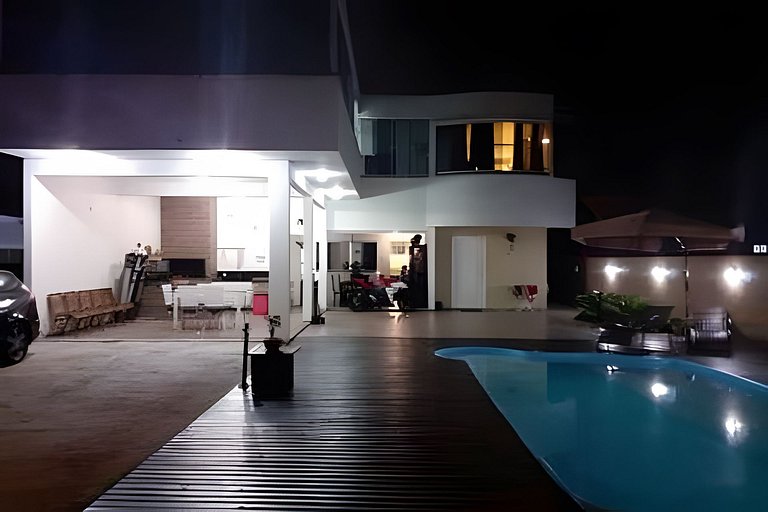 Apartamento no térreo com vista para a piscina