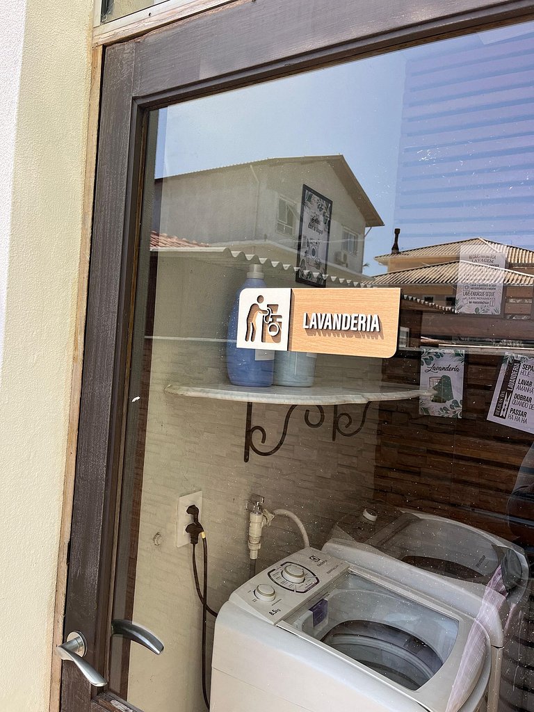 Apartamento confortável com varanda espaçosa