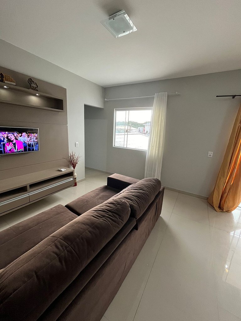 Apartamento amplo com churrasqueira nos Ingleses