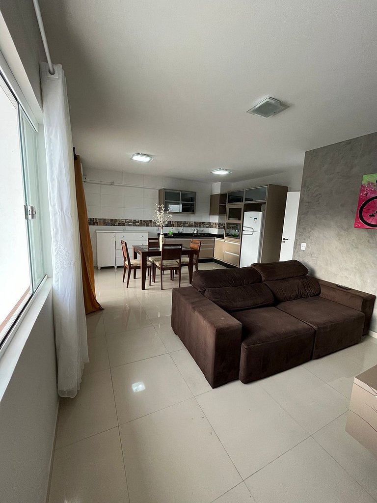 Apartamento amplo com churrasqueira nos Ingleses