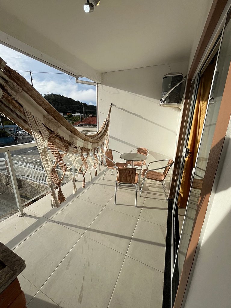 Apartamento amplo com churrasqueira nos Ingleses