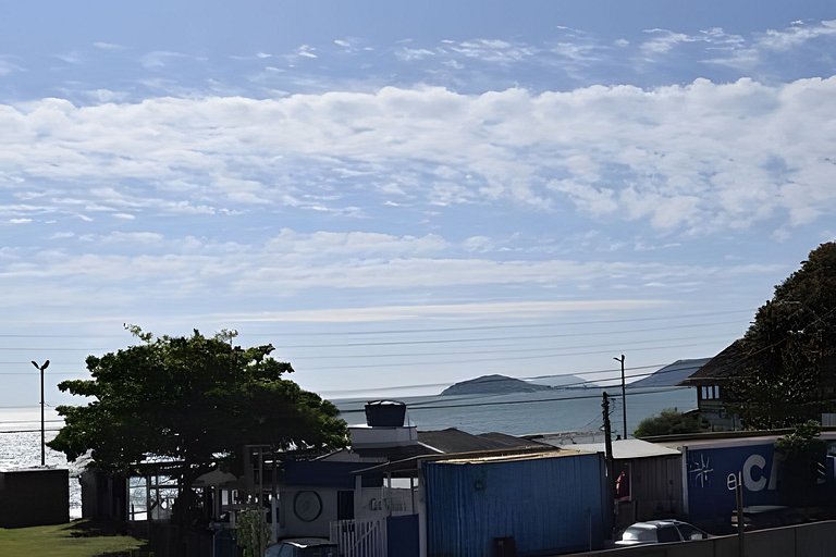 Suíte ampla com vista para praia e café da manhã!