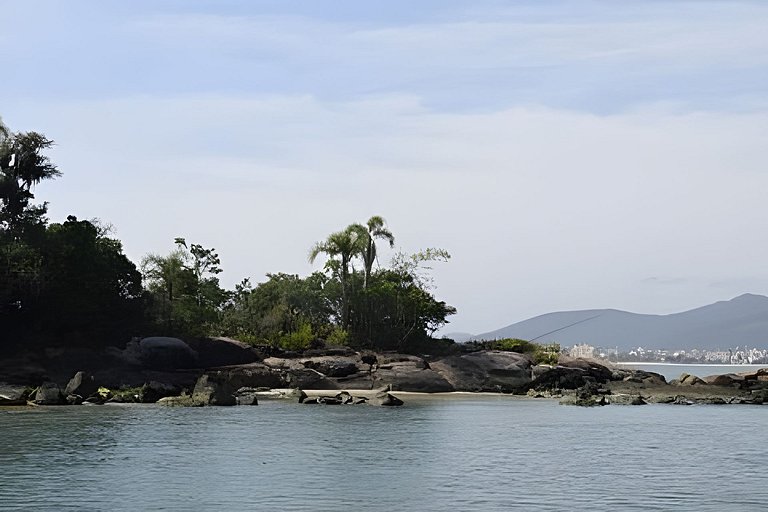 Suíte ampla com vista para praia e café da manhã!